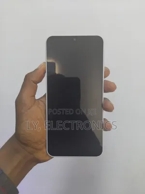 New Samsung Galaxy A17 128 GB Silver