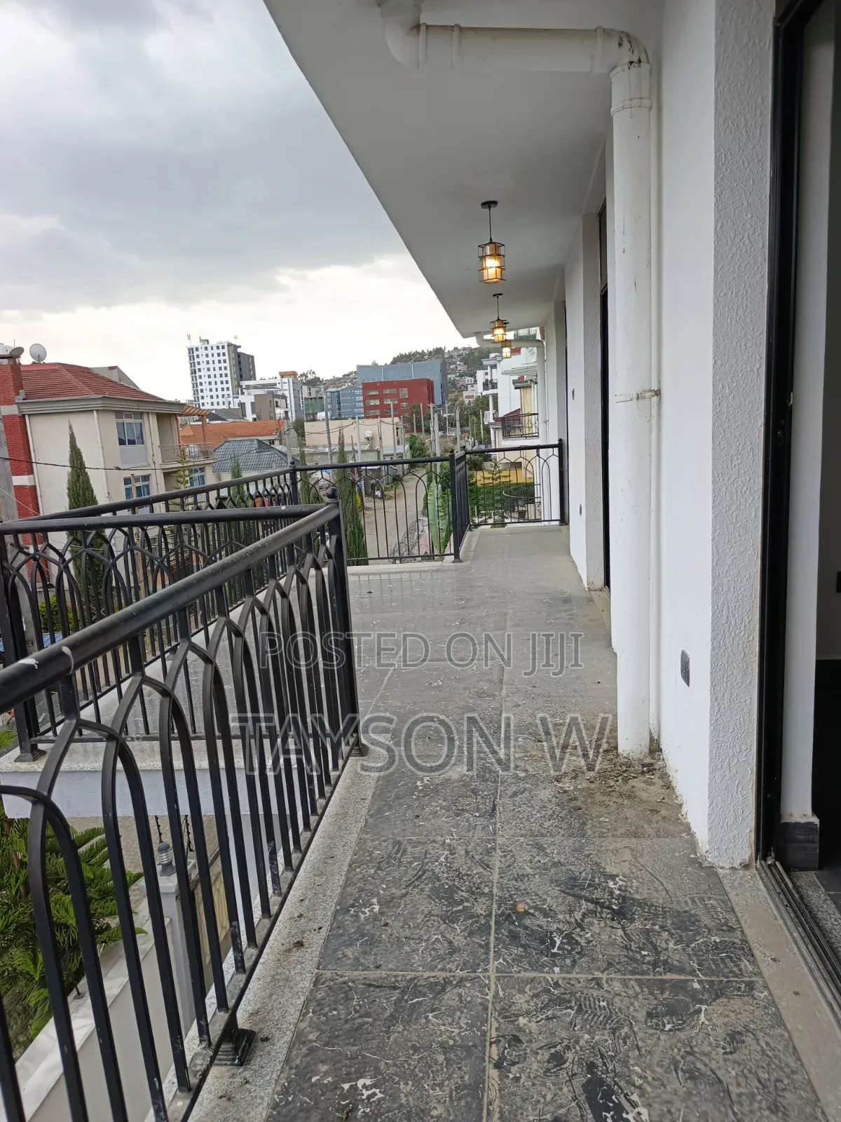 8bdrm House in Addis Ababa Ayat, Bole for sale