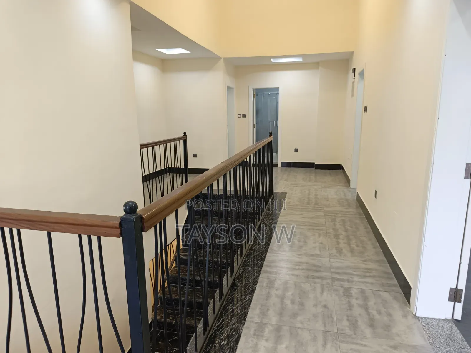 8bdrm House in Addis Ababa Ayat, Bole for sale