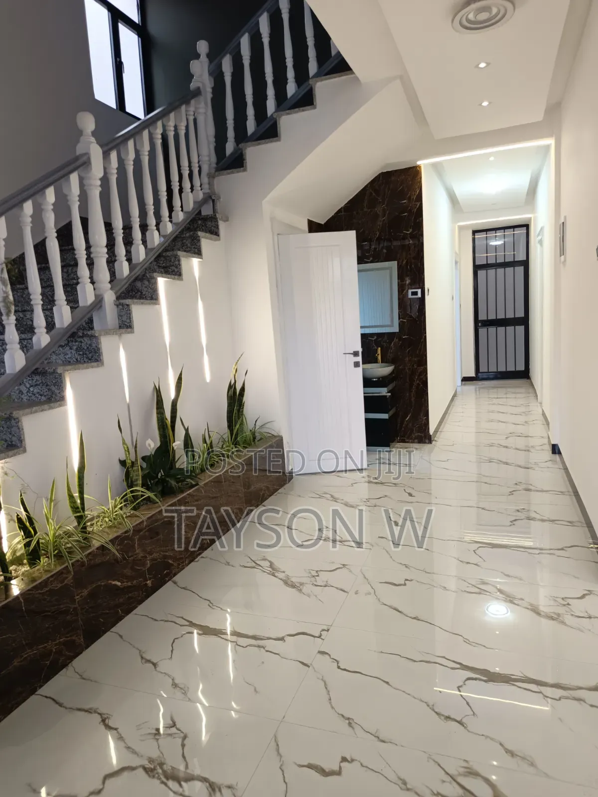 6bdrm House in Addis Ababa Ayat, Bole for sale