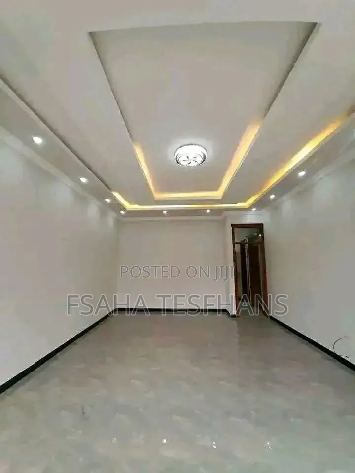 5bdrm Villa in Villa, Bole for rent