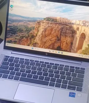 New Laptop HP EliteBook 830 G8 16GB Intel Core i7 SSD 512GB