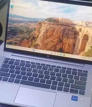 New Laptop HP EliteBook 830 G8 16GB Intel Core i7 SSD 512GB