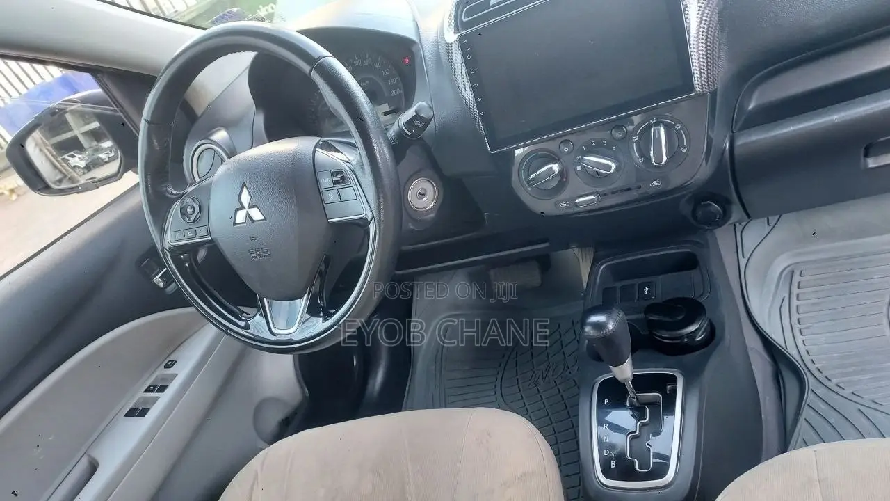 Mitsubishi Attrage 2022 Gray
