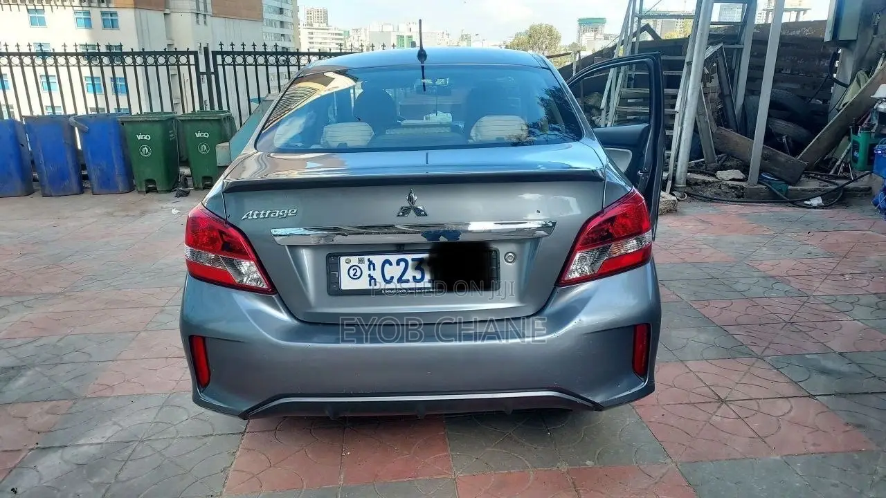 Mitsubishi Attrage 2022 Gray