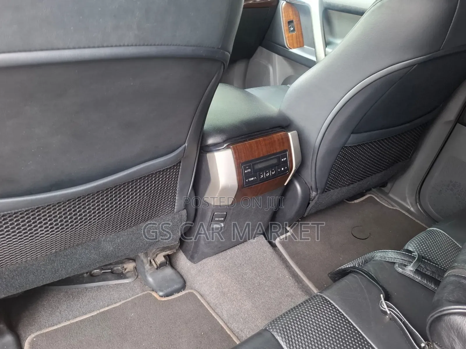 Toyota Land Cruiser Prado 2012 Silver