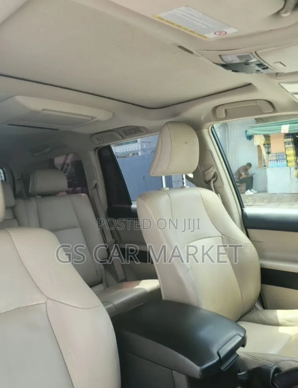 Toyota Land Cruiser Prado 2012 Black