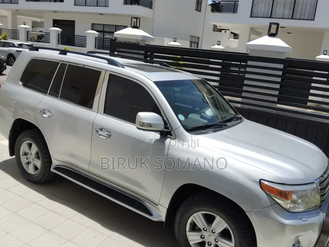 Toyota Land Cruiser 2015 Silver
