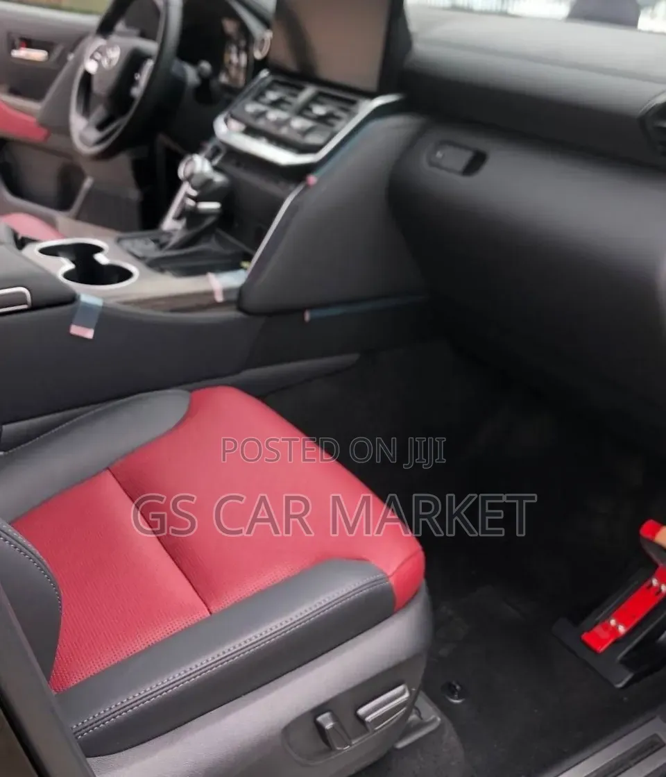 Toyota Land Cruiser LC300 2023 Black