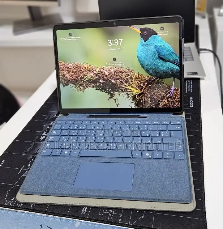 New Microsoft Surface Pro 11th Edition, a Copilot+ PC 16GB SSD 512GB