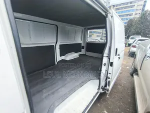 Toyota HiAce 2010 White