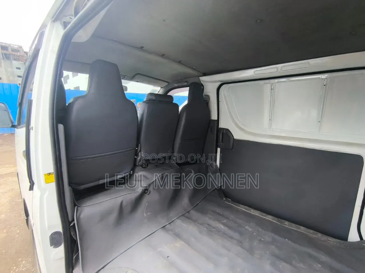 Toyota HiAce 2010 White