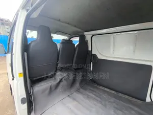 Toyota HiAce 2010 White
