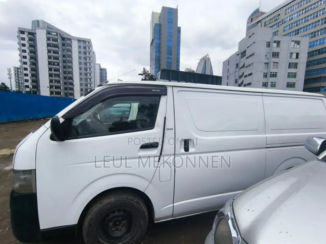 Toyota HiAce 2010 White