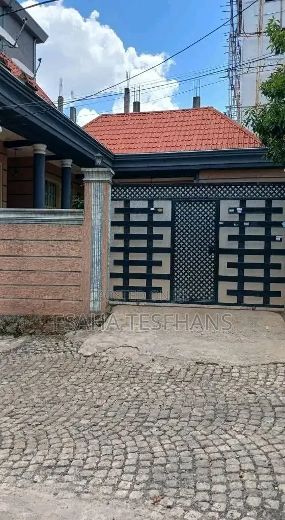 4bdrm Villa in Villa, Bole for rent