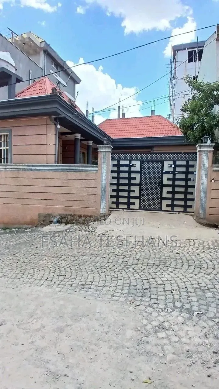 4bdrm Villa in Villa, Bole for rent