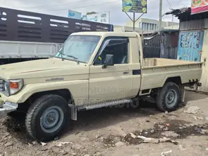 Toyota Land Cruiser 2005 Beige