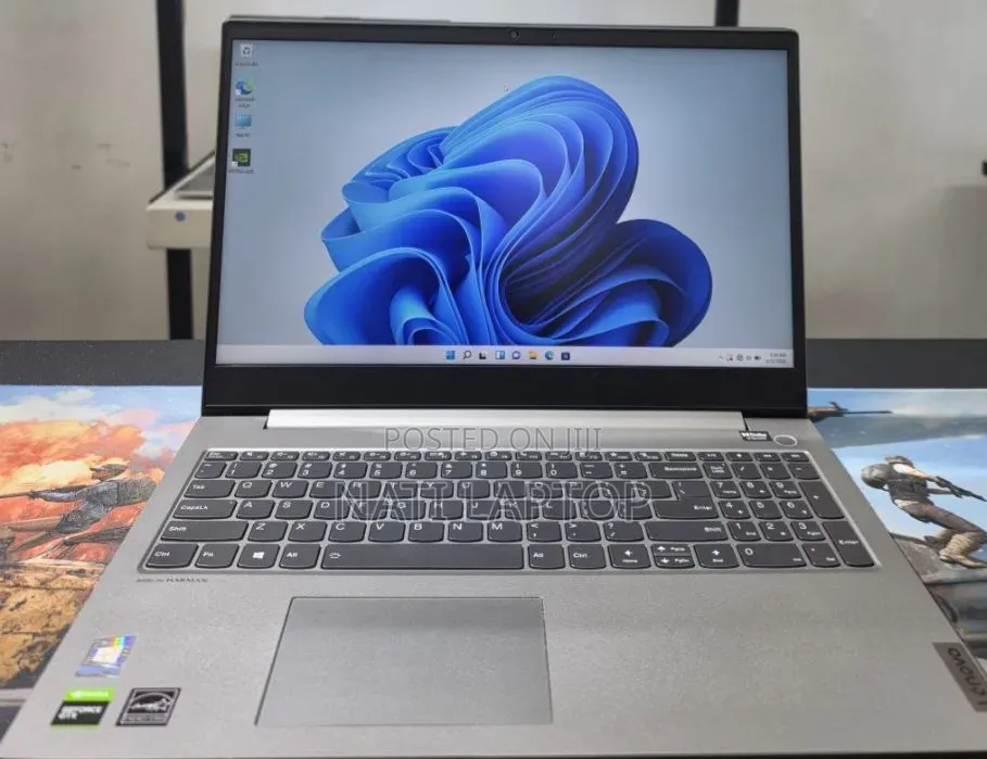 New Laptop Lenovo 16GB Intel Core i5 SSD 512GB