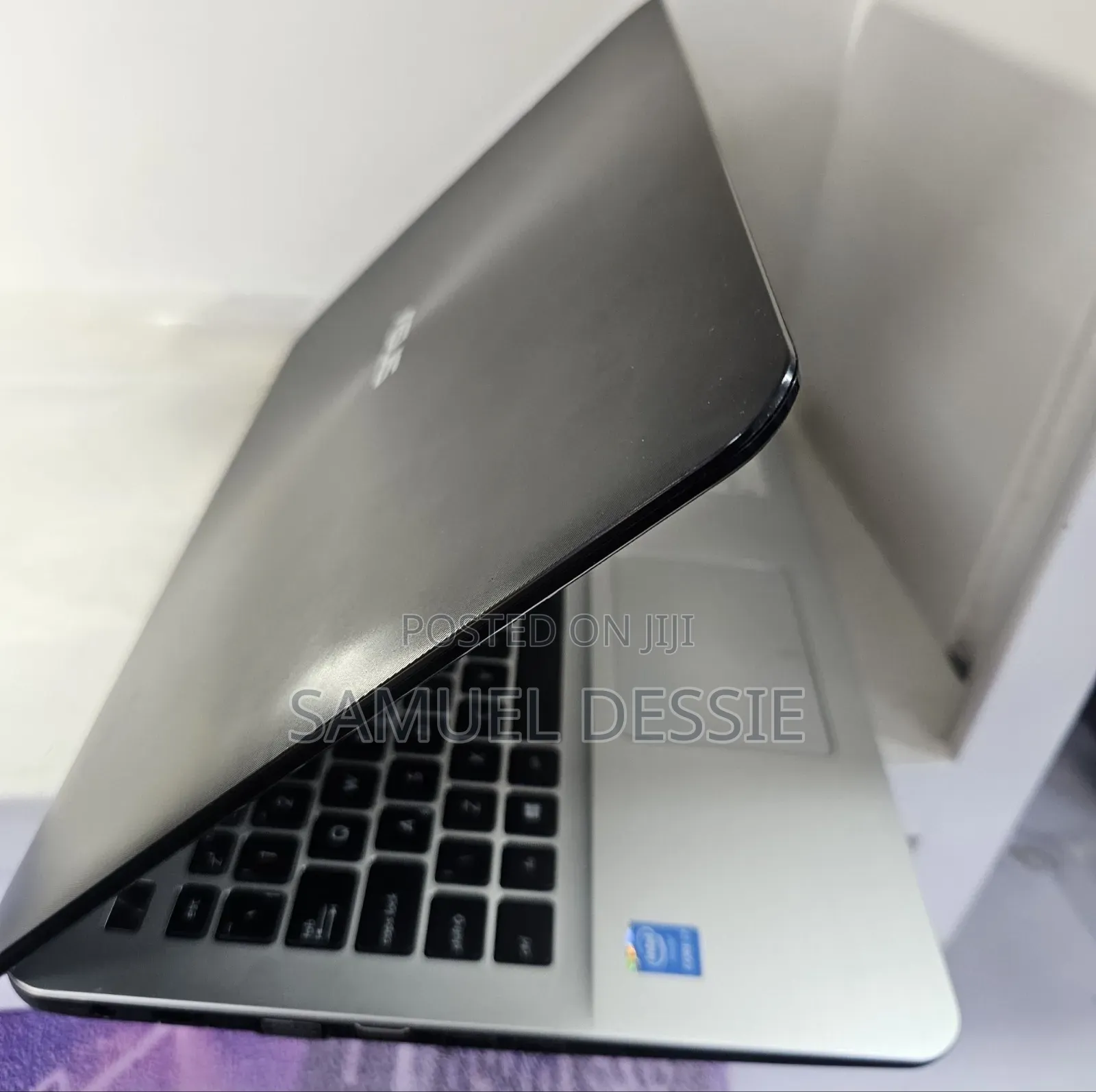 Laptop Asus VivoBook 15 X510UQ 8GB Intel Core i7 HDD 750GB
