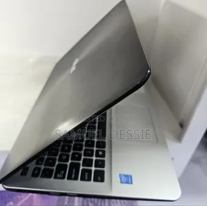 Laptop Asus VivoBook 15 X510UQ 8GB Intel Core i7 HDD 750GB