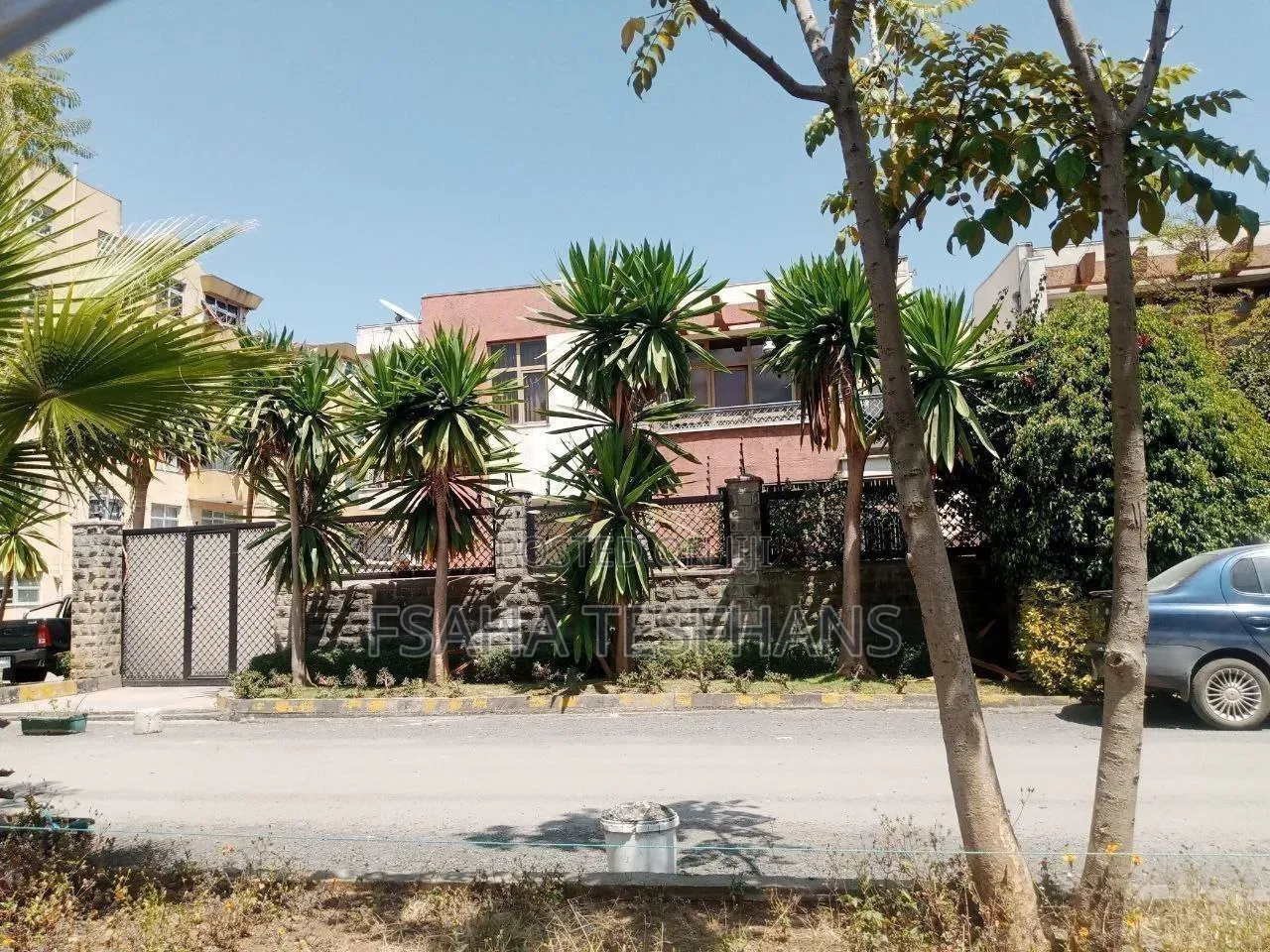 Furnished 5bdrm House in G+1, Bole for rent