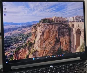 New Laptop Lenovo Legion Pro 7 32GB Intel Core Ultra 9 SSD 1T