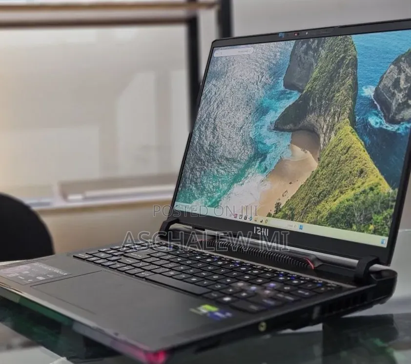 New Laptop MSI 32GB Intel Core Ultra 9 SSD 1T