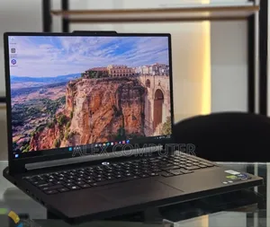 New Laptop Lenovo Legion Pro 7 32GB Intel Core Ultra 9 SSD 1T