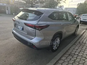 New Toyota Highlander 2024 Silver
