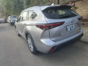 New Toyota Highlander 2024 Silver