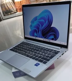 New Laptop HP EliteBook 830 G8 16GB Intel Core i5 SSD 512GB