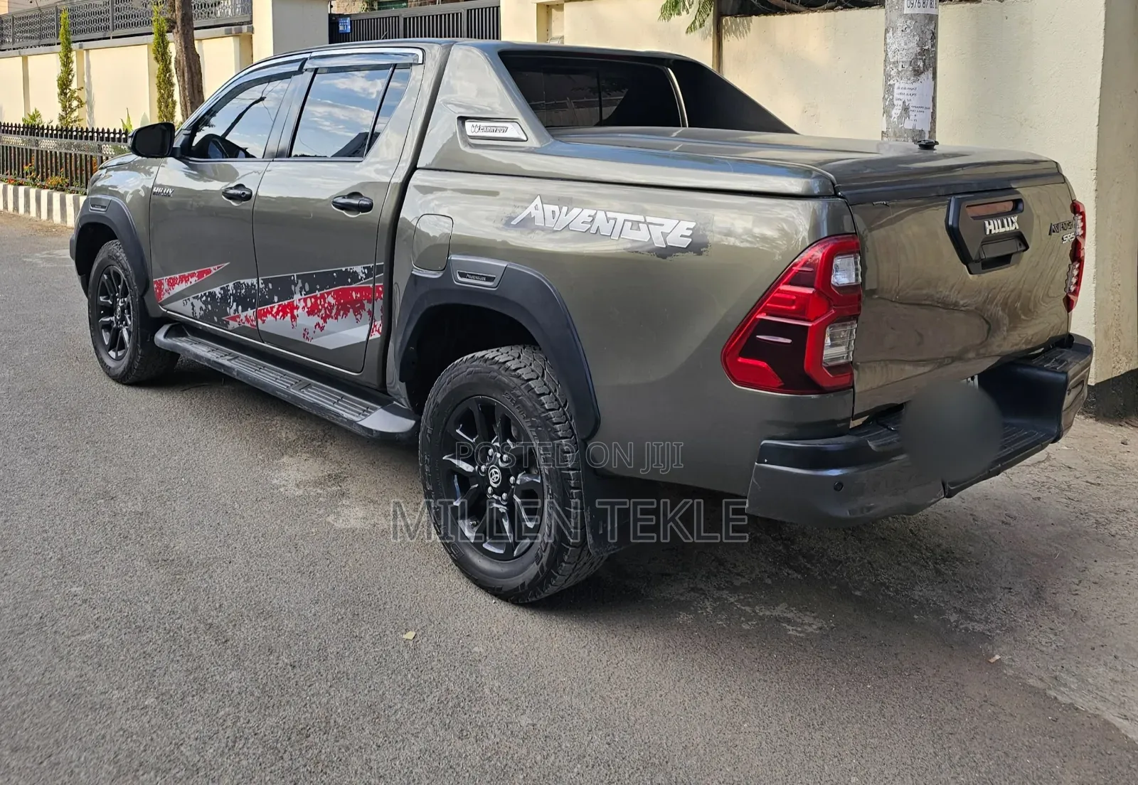 Toyota Hilux 2022 Black