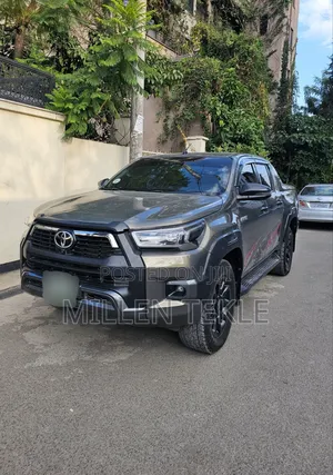 Toyota Hilux 2022 Black