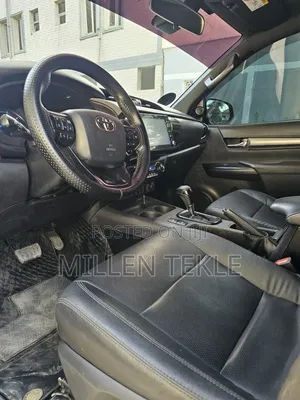 Toyota Hilux 2022 Black