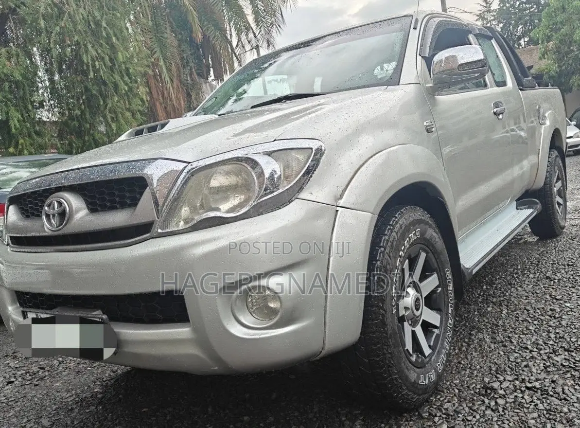 Toyota Hilux 2009 Silver