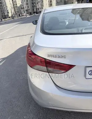 Hyundai Elantra 2012 Silver