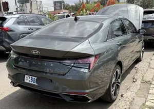 Hyundai Avante 2021 Black