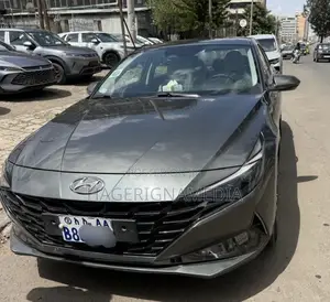 Hyundai Avante 2021 Black