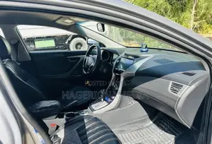Hyundai Avante 2013 Silver