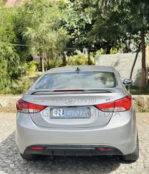 Hyundai Avante 2013 Silver