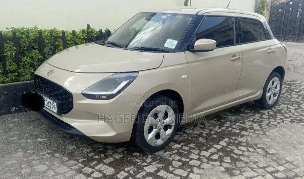 Suzuki Swift 2025 Beige