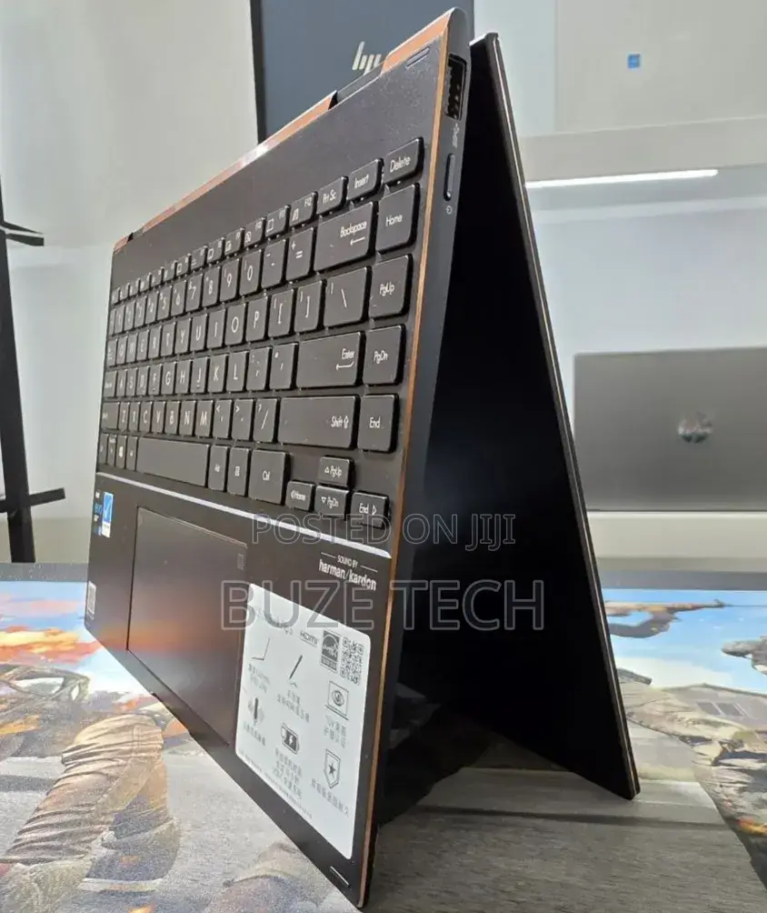 New Laptop Asus ZenBook Flip UX360CA 16GB Intel Core i7 SSD 512GB
