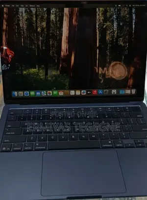 New Laptop Apple MacBook 16GB Apple M1 SSD 256GB