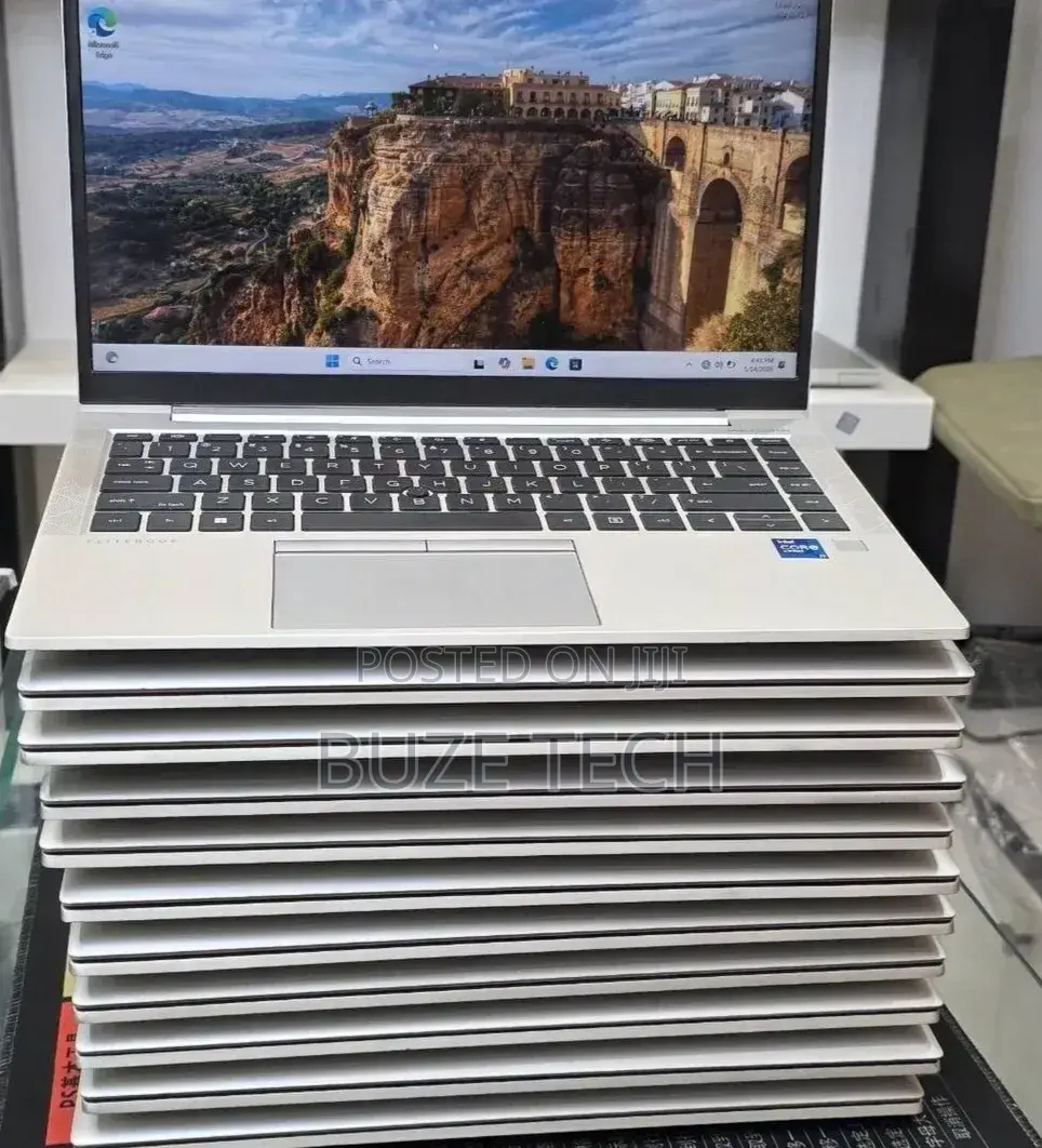 New Laptop HP EliteBook 840 G10 16GB Intel Core i7 SSD 512GB
