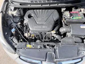 Hyundai Elantra 2012 Silver