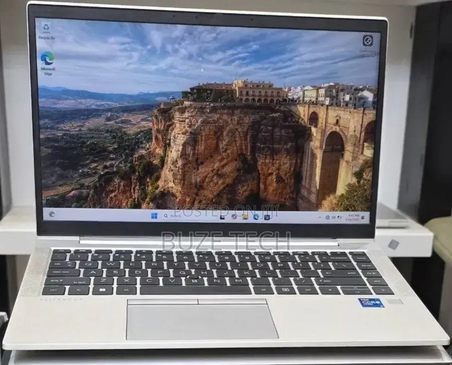 New Laptop HP EliteBook 840 G10 16GB Intel Core i7 SSD 512GB