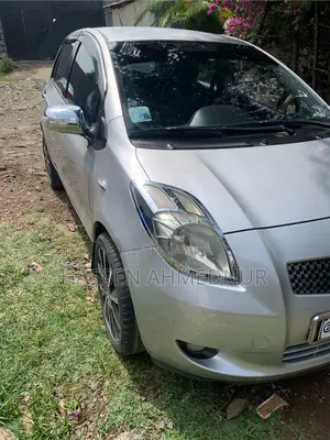 Toyota Yaris 2009 Silver