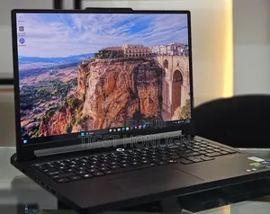New Laptop Lenovo Legion Pro 7 32GB Intel Core Ultra 9 SSD 1T