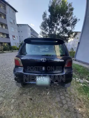 Toyota Vitz 1.0 FWD 5dr 2000 Black