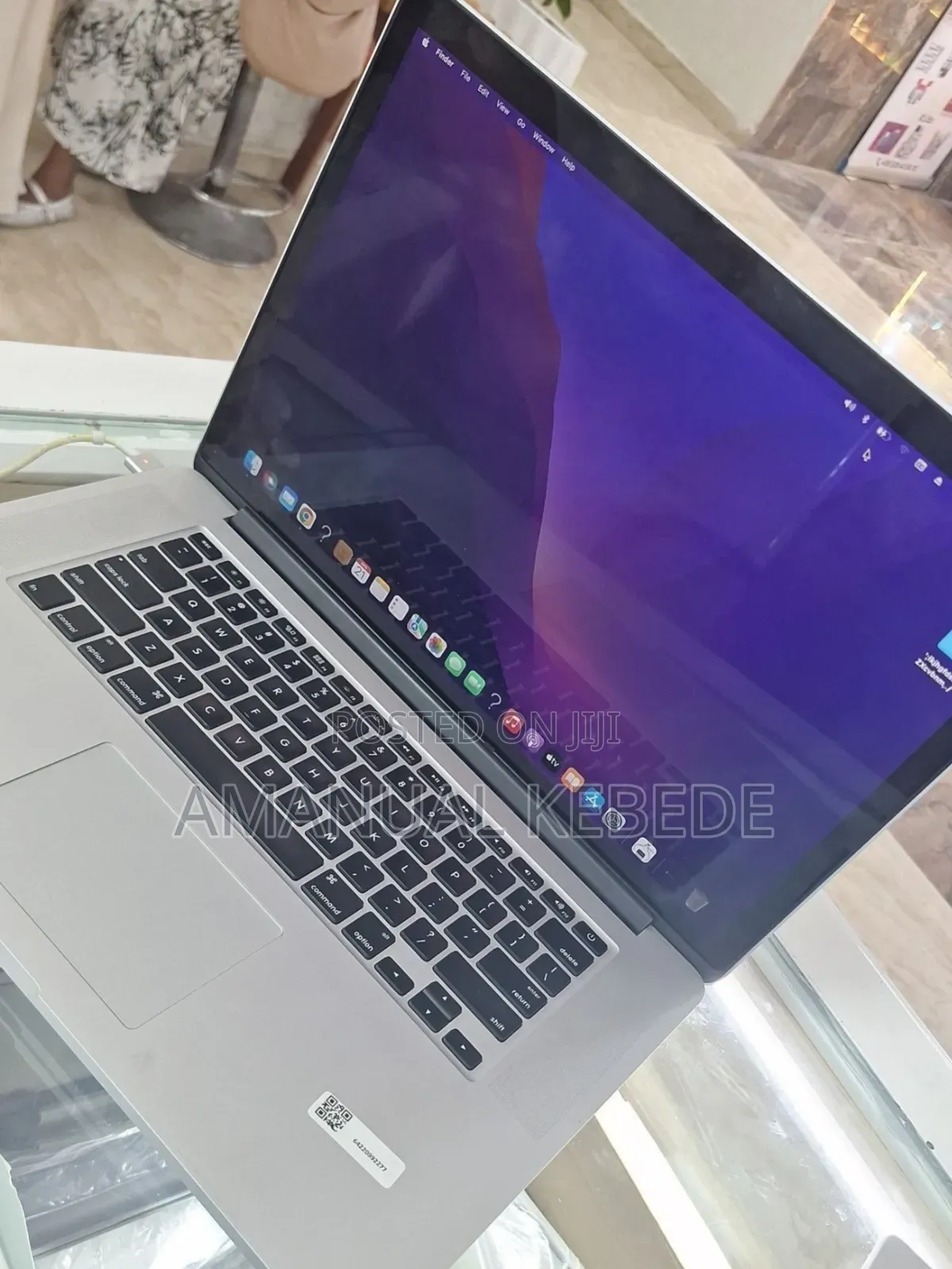 New Laptop Apple MacBook Pro 2015 16GB Intel Core i7 SSD 256GB
